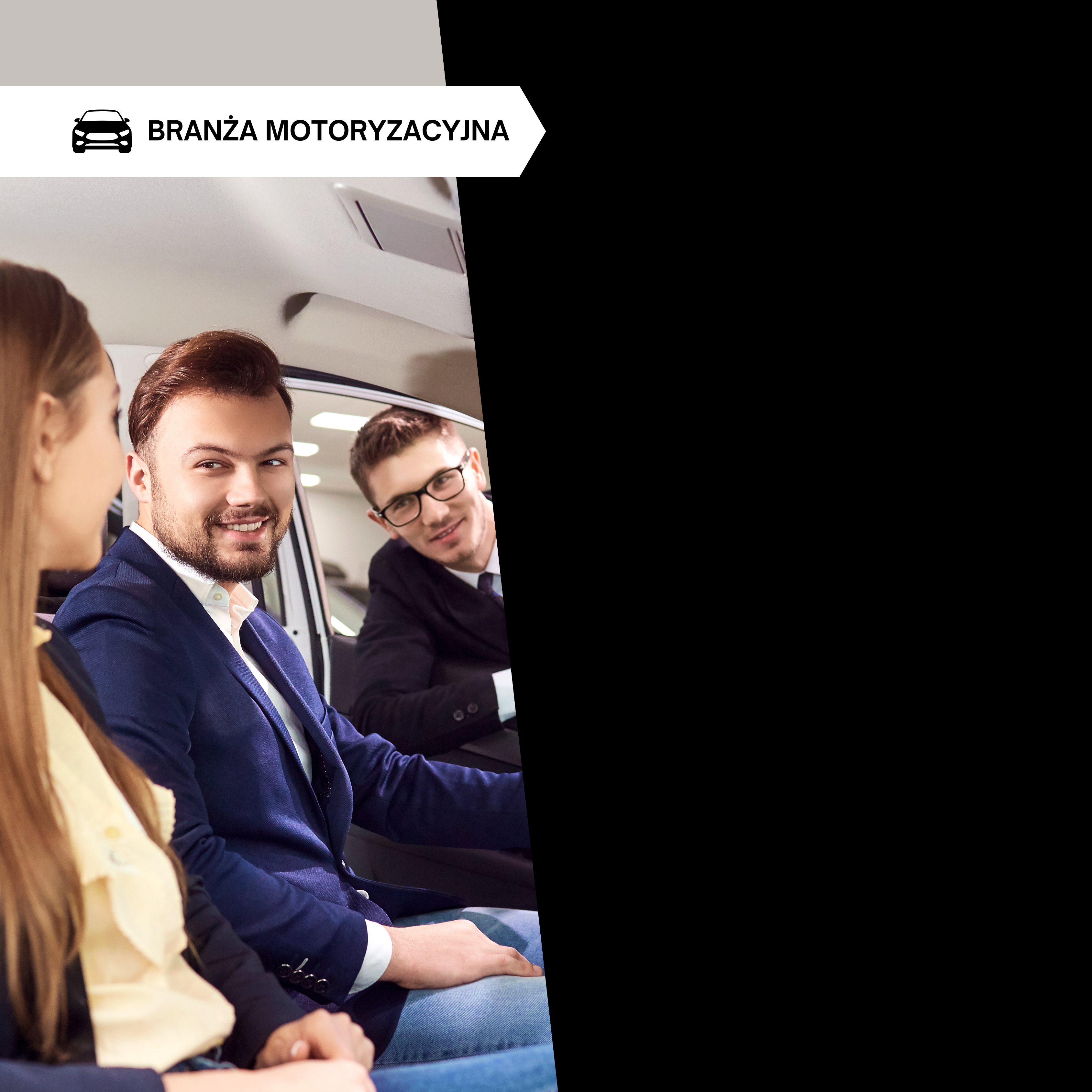 Trzy postacie, dwie w samochodzie jedna poza